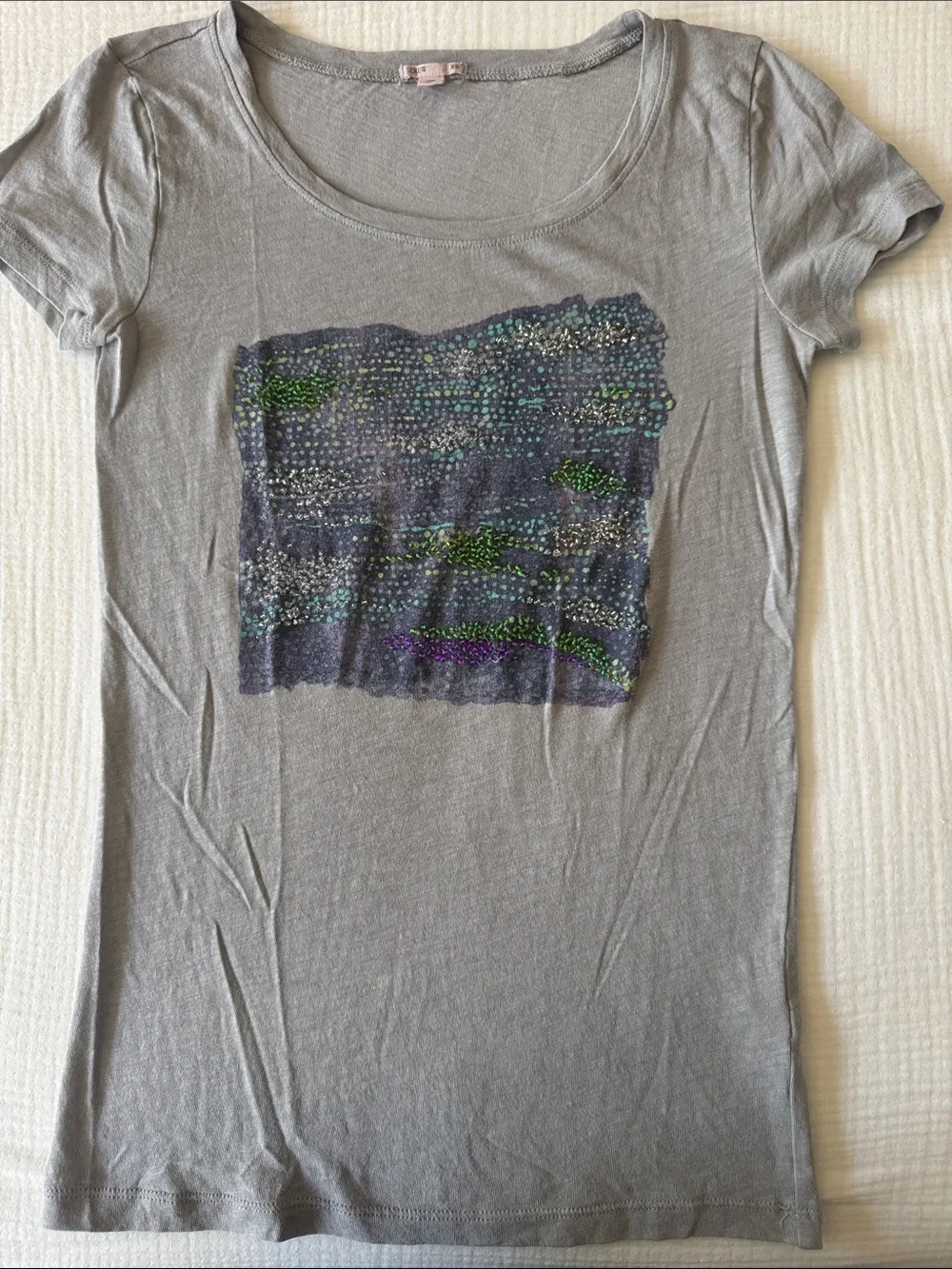 J. Crew Women’s Gray Scoop Neck Sequin Accent Tee. Size XS